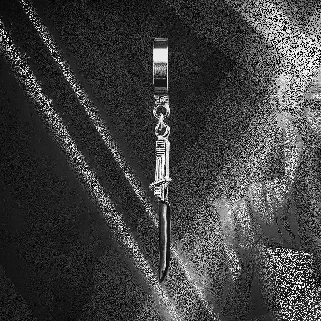 Restock! The Darksaber Earring in...