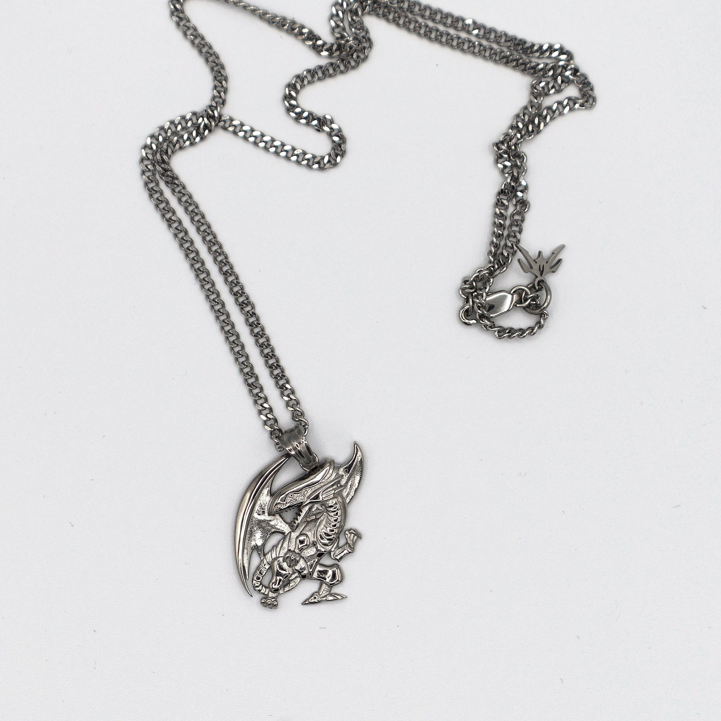 Yu-Gi-Oh!™ Blue-Eyes White Dragon Set 1 - Necklace & Card - photo 7